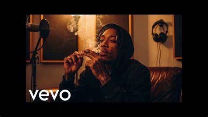 Bia about smoking weed lyrics