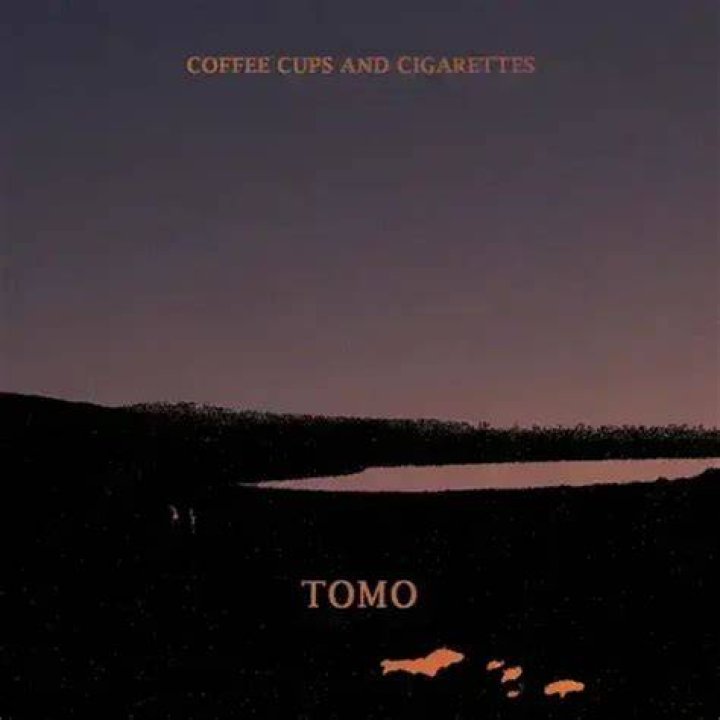 Coffee cups and cigarettes laying around i dont mind a little mess lyrics