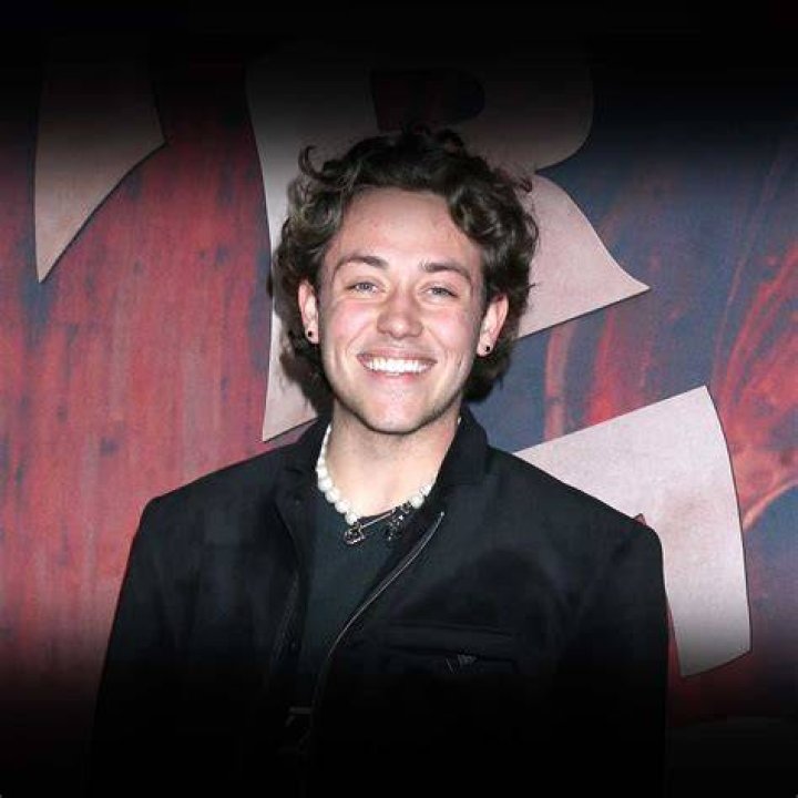 Ethan Cutkosky Biogrpahy Ethan Cutkosky Biogrpahy