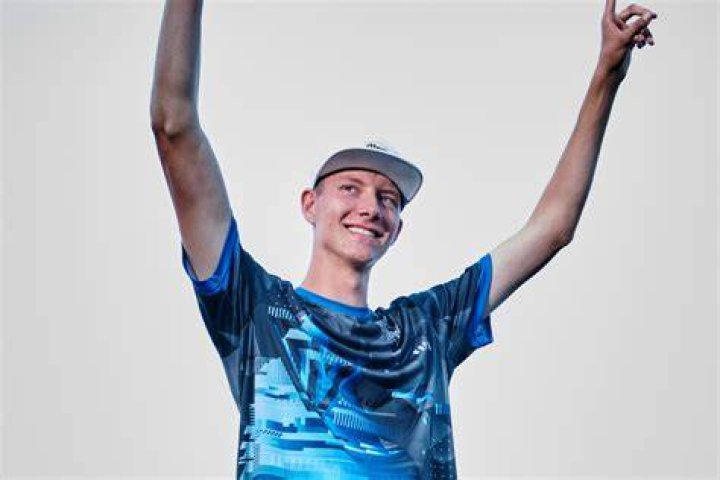 Gannon Buhr's Departure from Team Prodigy Disc