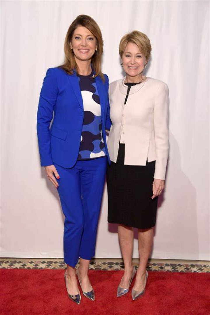 Image of Jane Pauley height is 5 feet 4 inches