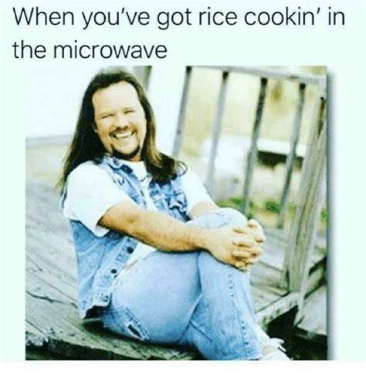 Ive got rice cooking in the microwave lyrics