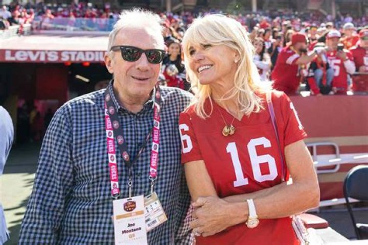 Joe Montana with wife image