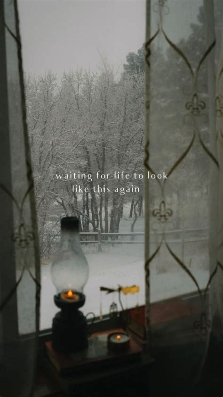 Snow is gently falling outside the window lyrics