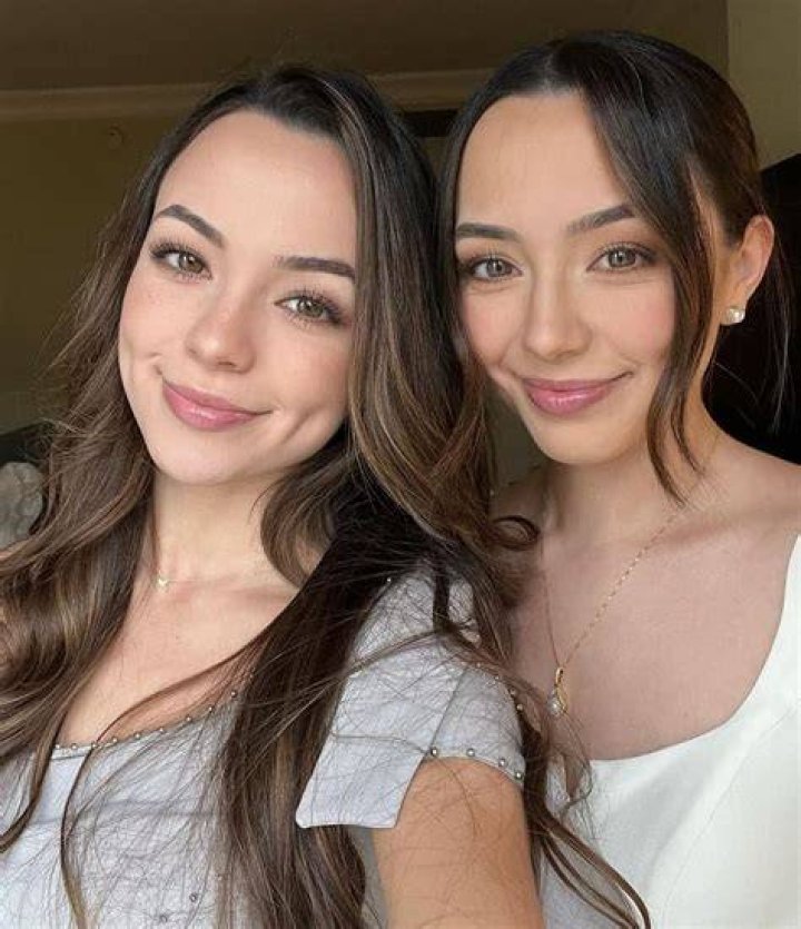 Veronica Merrell with her sister